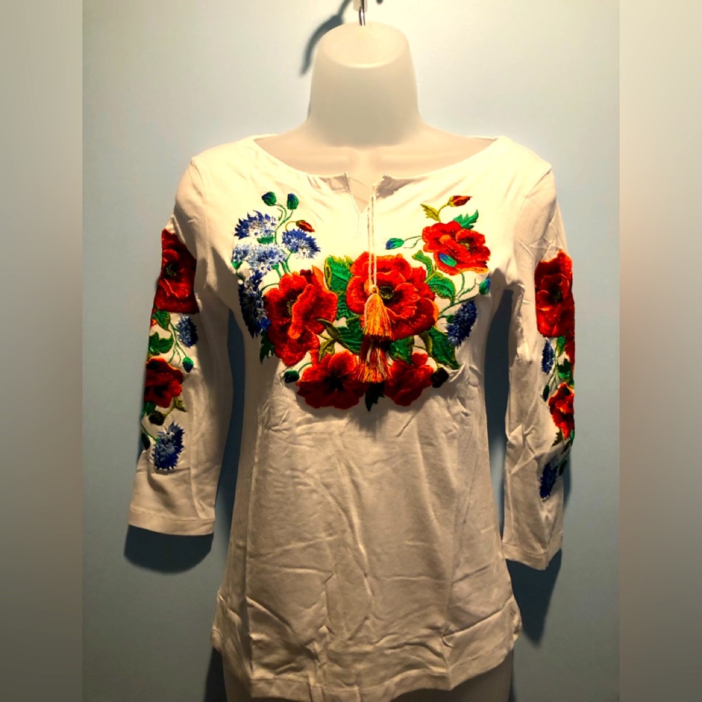 Galychanka Ukrainian embroidered vushuvanka Voloshkove pole size S